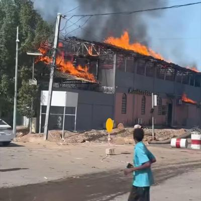 حريق ضخم يلتهم مطعم "سيشيلي" الواقع في حي كليما